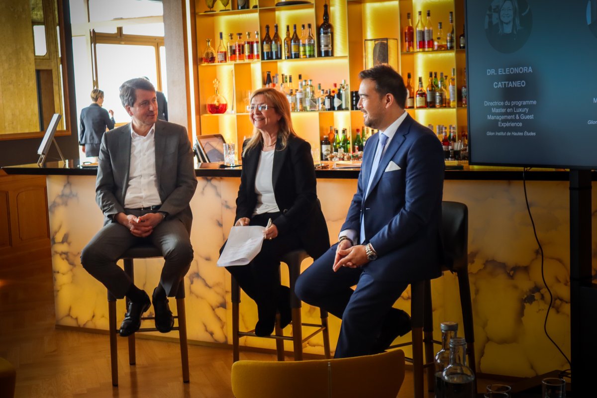 De g, à dr. : Guy Chatillon, Eleonora Cattaneo, Mano Soler. 