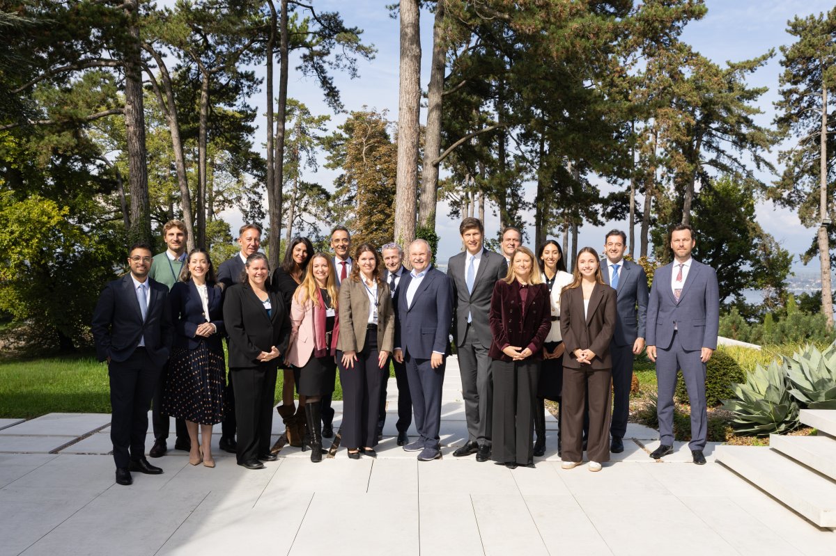 Les représentants de Sommet Education et du World Economic Forum après la signature du partenariat le 30 septembre à Genève. 